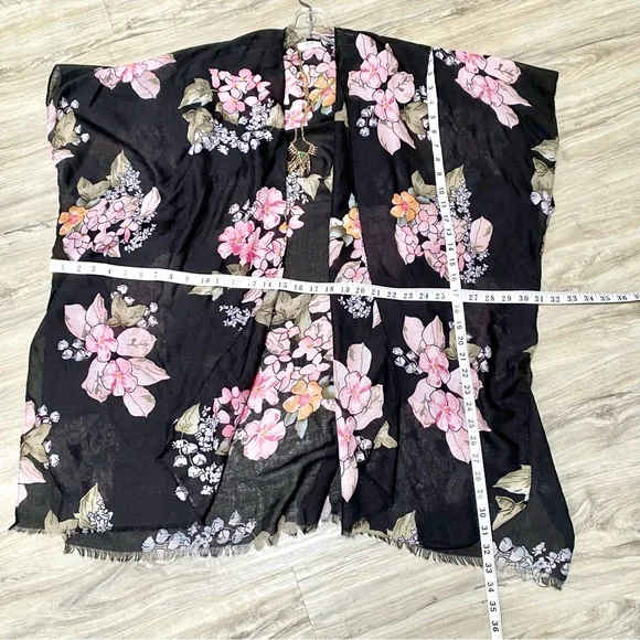 Boho floral Cape/cover up w resort vacay beach shabby chic vibe - Picture 3 of 13
